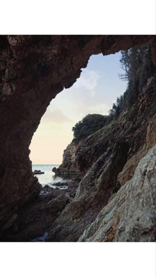 Hostel Αγρόκτημα Χελωναριά - Agroktima Chelonaria Chrani Exterior foto